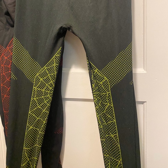 One set of Spyder Caden base layer top and bottoms red or green L/XL kids - Picture 11 of 15